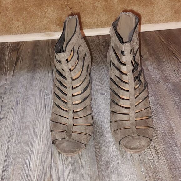 DHeart 4.5" heel ankle boot Sz 9 - Picture 2 of 7